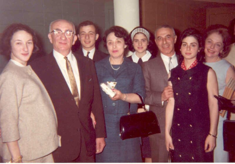 1966 Ruth+Erwin families.jpg